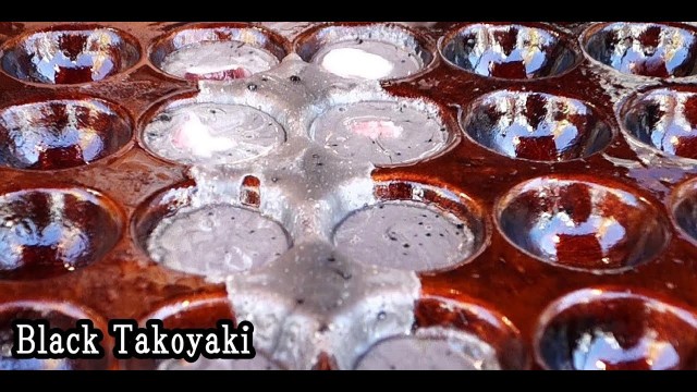 '大阪くくる｜黒いたこ焼き！黒たこ Black Takoyaki in Dotonbori Osaka.Japanese Street Food 黑章鱼烧'