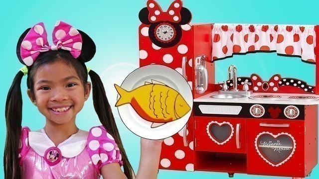 'Emma Pretend Play with Minnie Mouse Costume Kitchen & Food Truck Toys'