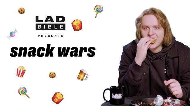 'Snack Wars I Scotland v England - Lewis Capaldi Hates All Food |'