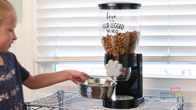 'Dog Food Dispenser and Food Mat'