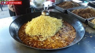 'Malaysian Street Food - Mee Goreng Ayam'