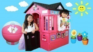 'New Playhouse and Pretend Play Cooking Food on Kitchen Toy'