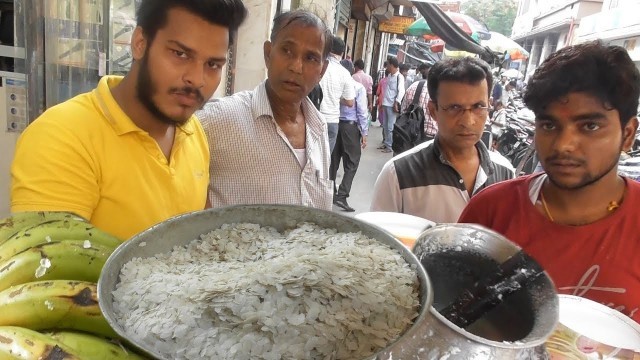 'DOI CHIRE KOLA - Best Kolkata Rare Street Food in Rainy Season - Flattened Rice with Curd & Banana'