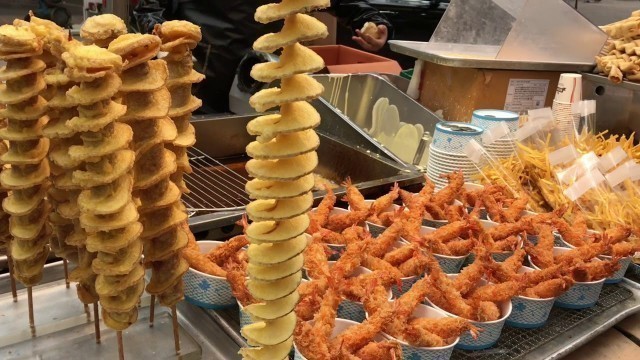 'Street food  in Myeongdong Seoul korea - món ăn đường phố ở Seoul'