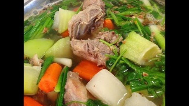 'Vegetables Soup with Pork Spare Ribs Served with Sea Shells Pasta(Soup Nui Suon Heo Non)'