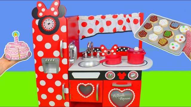 'Minnie Mouse Kitchen Toys: Cooking Food w/ velcro Cutting Fruits & Play Doh for Kids'