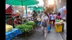 '[4K] Thai street food on evening at Udom Suk 1 in Bangkok'