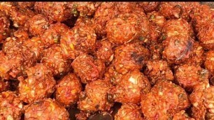 'MAKING CHINESE VEGETABLE MANCHURIAN (STREET FOOD)'