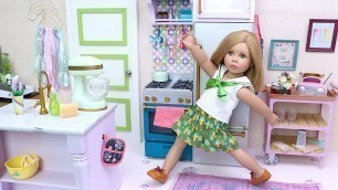 'Yippee! Doll has new kitchen with lots of toy food! PLAY DOLLS'