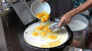 'Malaysia Street Food Johor Bahru Fried Oyster'