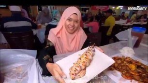 'MALAYSIAN STREET FOOD - Seafood Sambal Leleh with Huge Sotong'