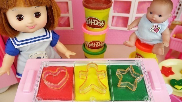 'Play doh and baby doll cookie with cooking food car play'