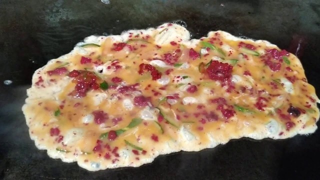 'Biggest Roti John in Borneo - Malaysian Street Food'