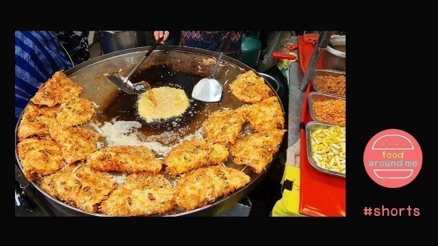 'Fried Circle Oyster Mussel Crispy Omelette | Thai Street Food | food around me | shorts'