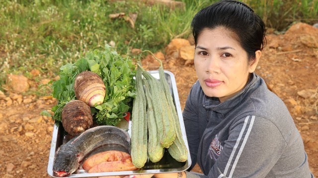 'Cooking soup Fish With Vegetable Recipe - Cook healthy Recipes - Village Food Factory'