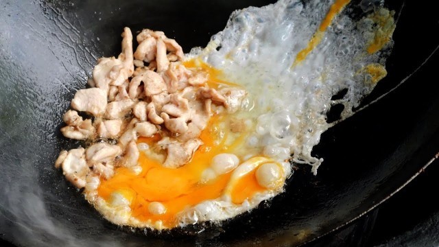 '계란 볶음면 egg fried noodle / thailand street food'