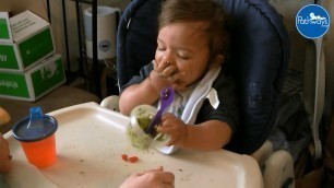 'Parents’ Guide to Letting Baby Play with Food'