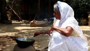 'Fresh Nate Shak & Foloi Mach Recipe | Grandma\'s Healthy Food Recipes | Indian Village Food'