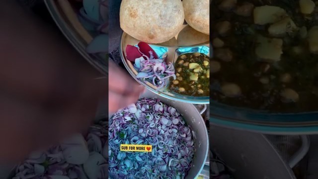 'Rambo Chole Bhature ❤️ #shorts #foodshorts #streetfood #foodies #indianfood #youtubeshorts'