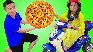 'Wendy Pretend Play Kids Pizza Delivery Food Restaurant & Oven Toy w/ a Scooter'