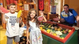 'Heidi and Zidane pretend play Grocery shopping for Healthy Food Toys'