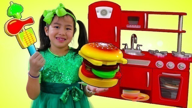 'Jannie Pretend Play Cooking with Toy Kitchen| Food Toys | Juguetes de Cocina'