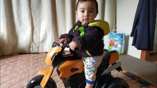 '10 MONTHS OLD BABY RIDING A MOTORCYCLE.. AMAZING..'