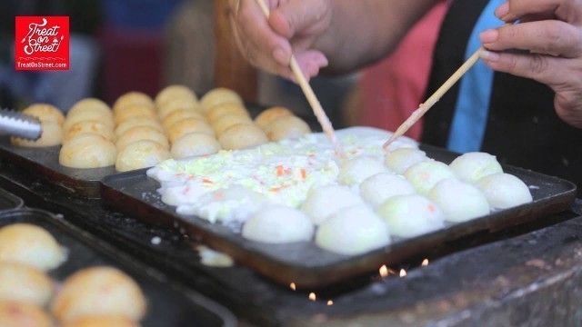 'Bangkok Street Food | Vegetarian Takoyaki Famous Osaka Dish of Japan - Yaowarat Chinatown'