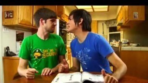 'Smosh Food Battle 2009 LATINO.mp4'