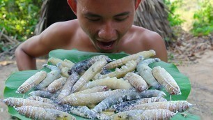 'Primitive Technology: Unbelievable Cooking With Worm For Food | Wilderness Food'