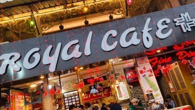 'Royal Cafe Lucknow |Best Basket Chat| Ye Lucknow hai meri Jaan bus ishq Mohabbat pyar ❤️|Street Food'