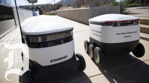 'Robots delivering food on UTD campus'