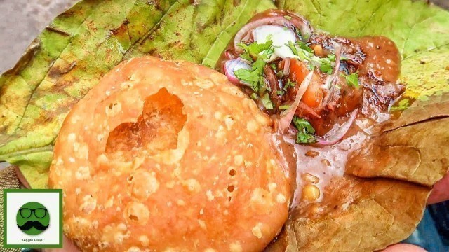 'Desi Breakfast In Lucknow | Durga Khaste Narayan Veg Kebab & More | Indian Street Food | Veggiepaaji'