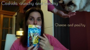 'Cat food review: Coshida  crunchy poultry and cheese treat - Maya reacts'