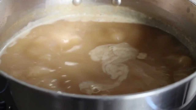 'Turkey Wing Gravy Recipe -- Make Ahead Turkey Gravy for Thanksgiving'