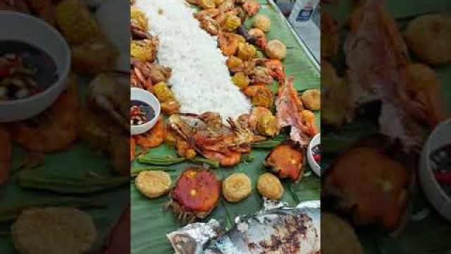 'Boodle Fight Filipino Style | #shorts | #filipinofoods #seafoodmukbang'