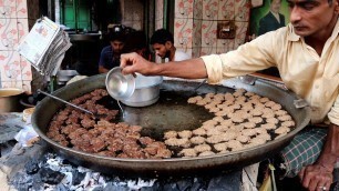 'Sheermal Kebab Roll @ 20 rs ( $ 0.29 ) - Street Food Lucknow'