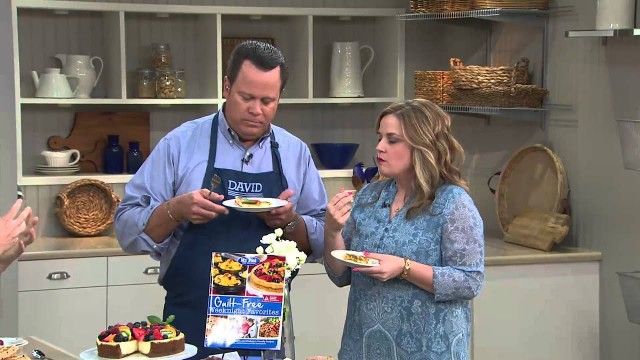 '\"Mr. Food Test Kitchen Guilt-Free Weeknight Favorites\" with David Venable'