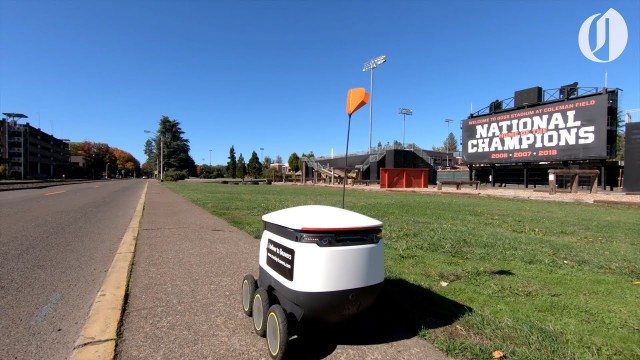 'Robots offer \"contactless\" food delivery to Oregon State students'