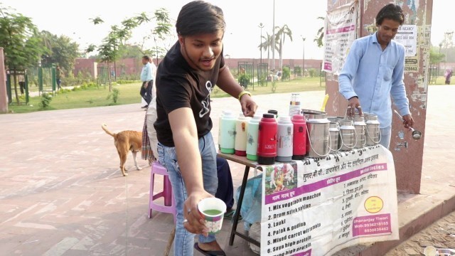 'HEALTHY Vegetable Juice in Just Rs.20/- Near Rumi Gate Lucknow | Street Food India'