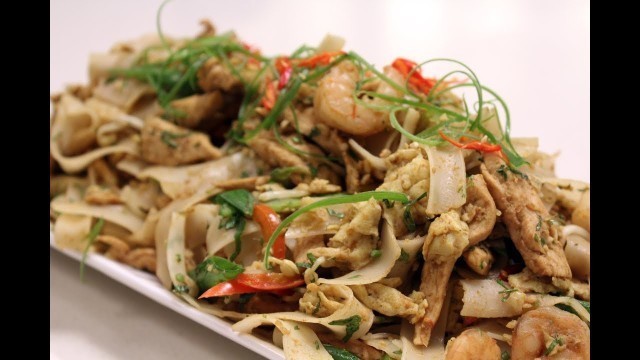 'Singapore Noodles | Oriental Cuisine | Sanjeev Kapoor Khazana'