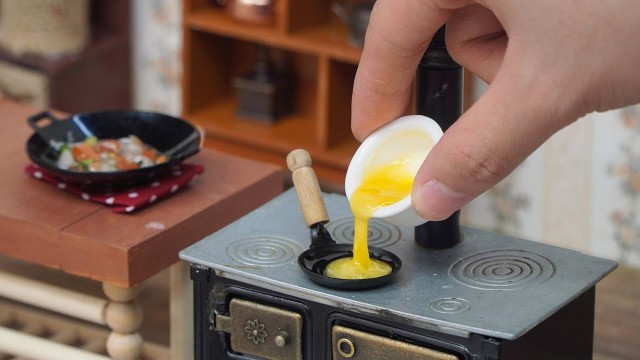 'Miniature Cooking - World\'s Smallest Omelette For Busy Days | Tiny Food'