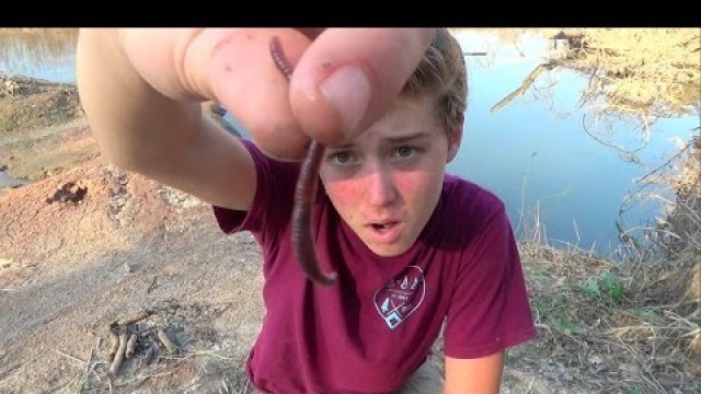 'How to eat a WORM (survival food)'