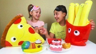 'Челлендж СКВИШИ против НАСТОЯЩЕЙ ЕДЫ Challenge 2018 REAL FOOD vs squishy toys'